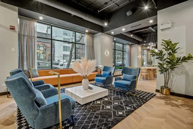 $3,563 | 1211 North LaSalle Drive, Unit 1703, Chicago, IL 60610