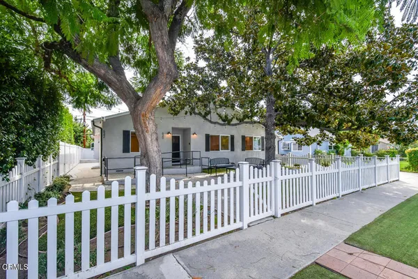 $4,800 | 630 North Niagara Street, Burbank, CA 91505