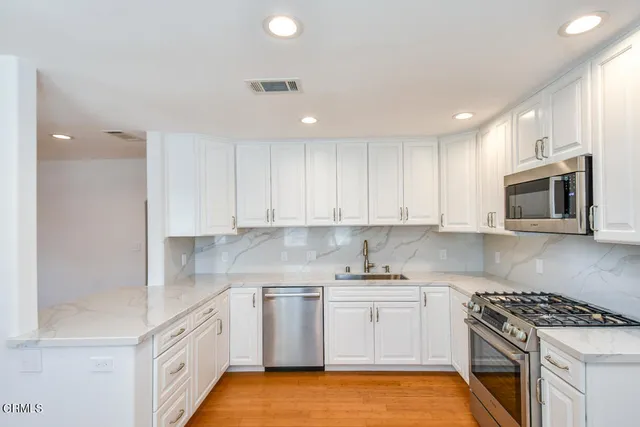 $4,800 | 630 North Niagara Street, Burbank, CA 91505