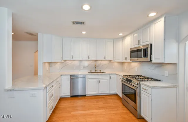 $4,800 | 630 North Niagara Street, Burbank, CA 91505