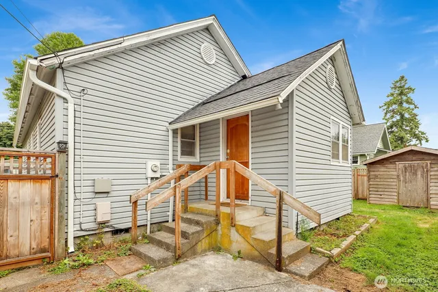 $399,000 | 1273 4th Street, Unit 1 & 2, Blaine, WA 98230