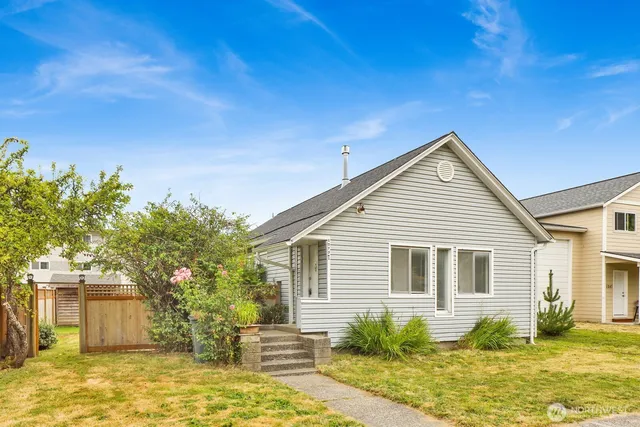 $399,000 | 1273 4th Street, Unit 1 & 2, Blaine, WA 98230