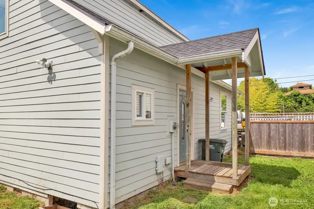 $399,000 | 1273 4th Street, Unit 1 & 2, Blaine, WA 98230