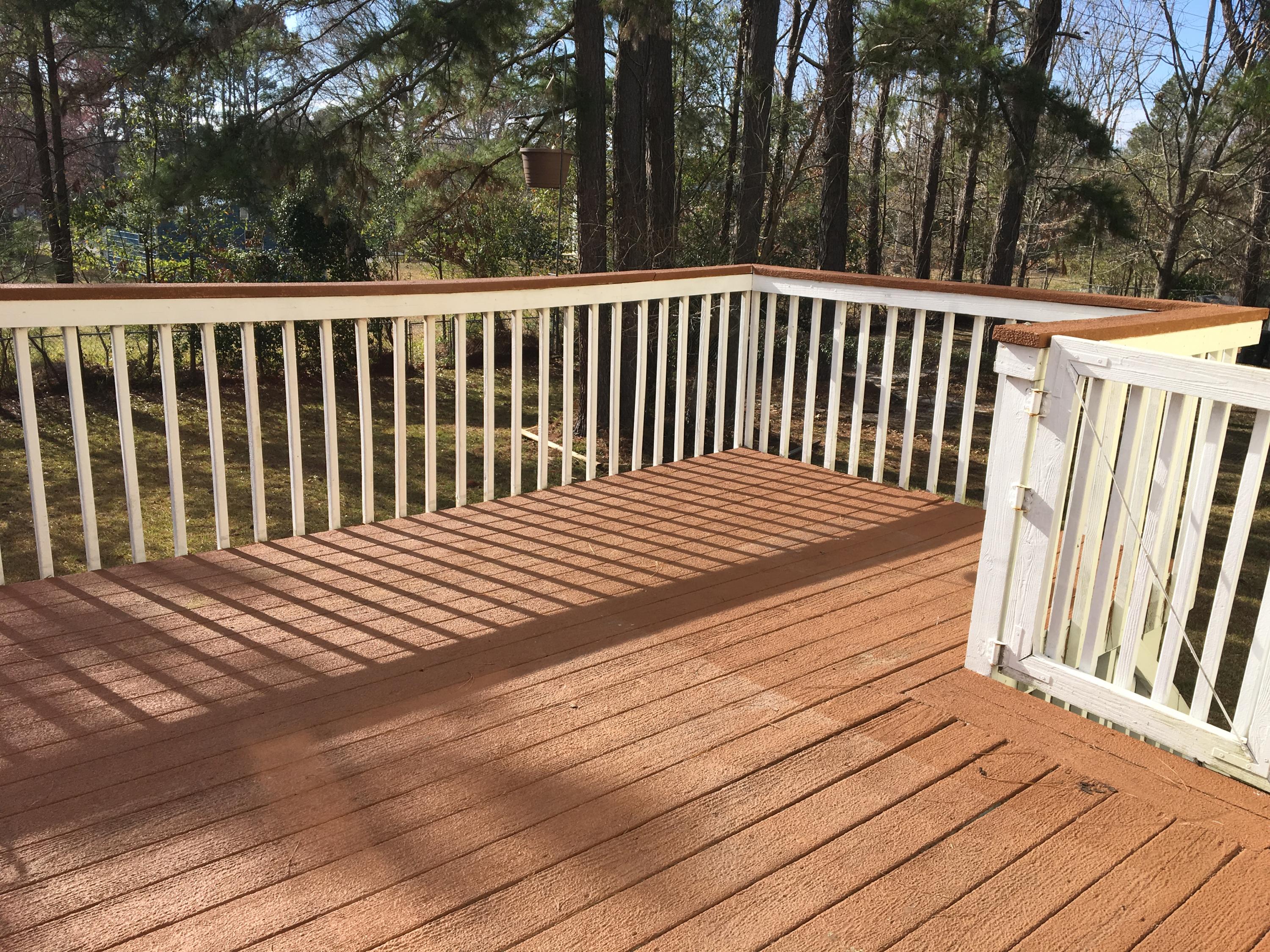 1788 Banbury Road Charleston, SC 29414 - Photo 27 of 29 Back Deck