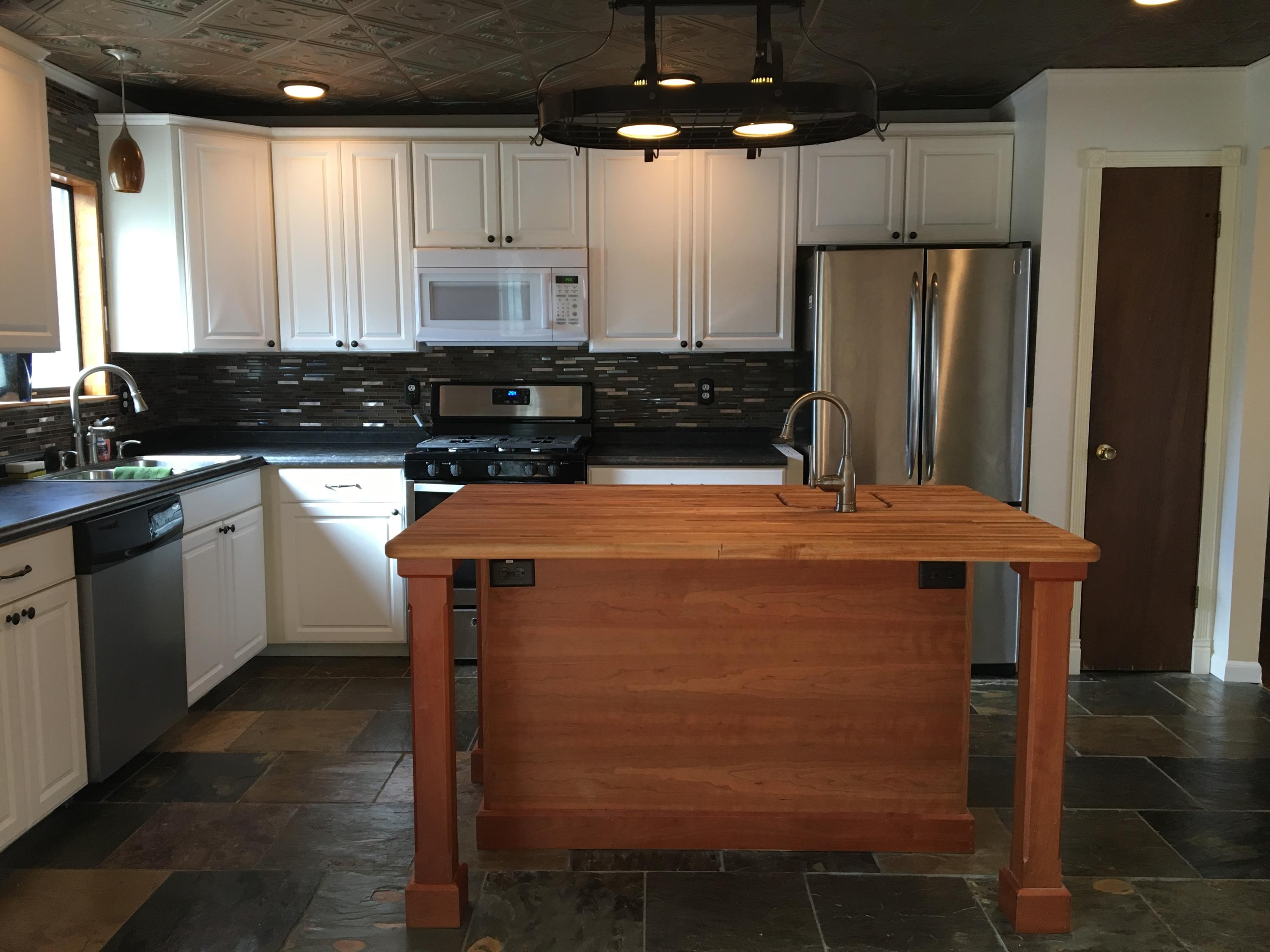 1788 Banbury Road Charleston, SC 29414 - Photo 9 of 29 Renovated Kitchen with Oak Island