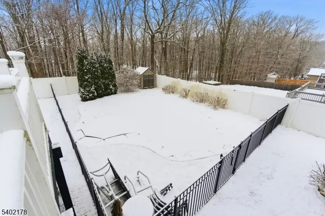 $549,900 | 17 Rosemont Road, Oak Ridge, NJ 07438