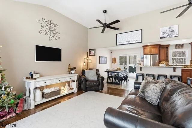 $549,900 | 17 Rosemont Road, Oak Ridge, NJ 07438