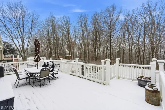 $549,900 | 17 Rosemont Road, Oak Ridge, NJ 07438