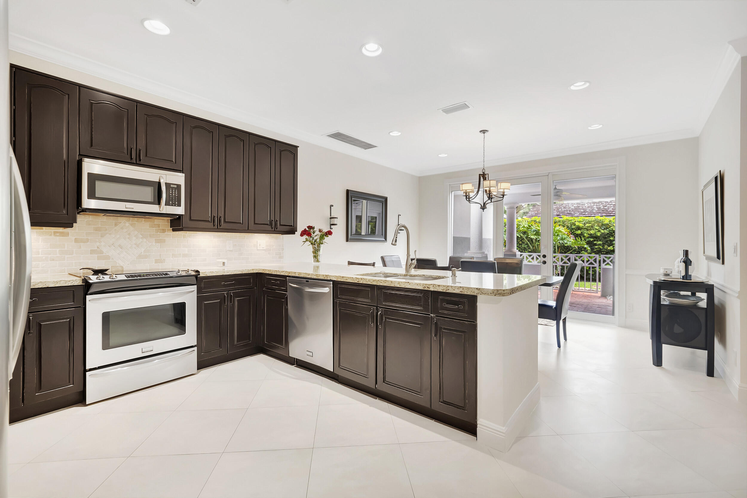 5600 Cambridge Boulevard Boca Raton, FL 33496 - Photo 11 of 27 16_dsc_1187