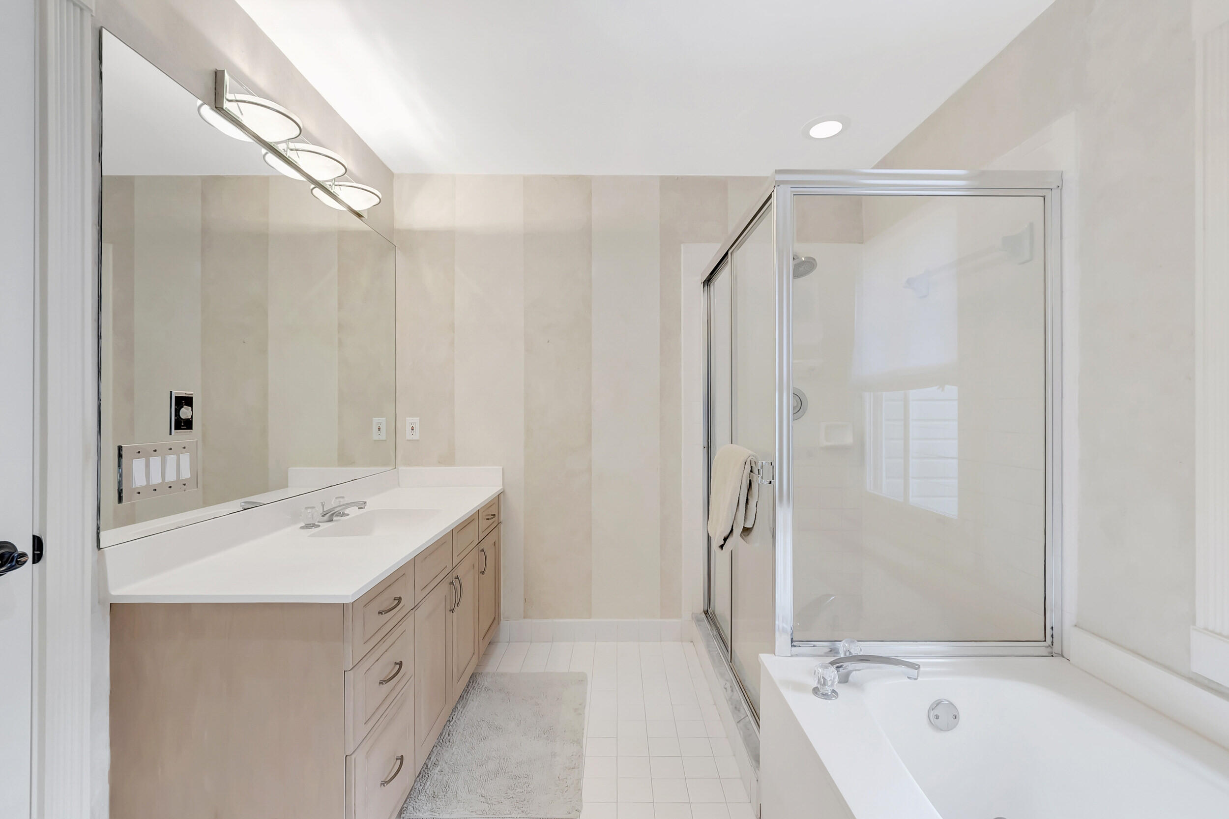 5600 Cambridge Boulevard Boca Raton, FL 33496 - Photo 26 of 27 40_dsc_1307