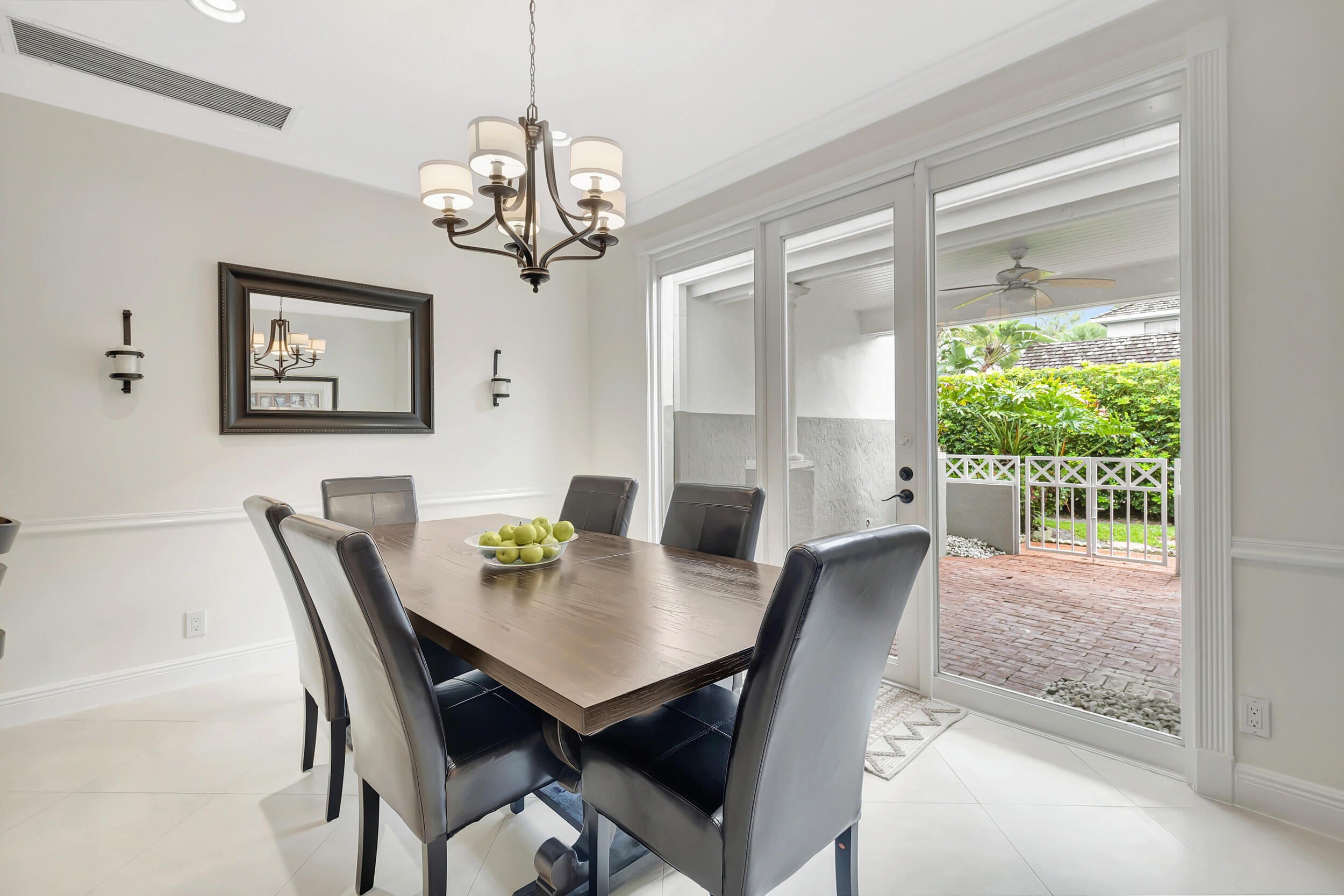 5600 Cambridge Boulevard Boca Raton, FL 33496 - Photo 8 of 27 12_dsc_1167
