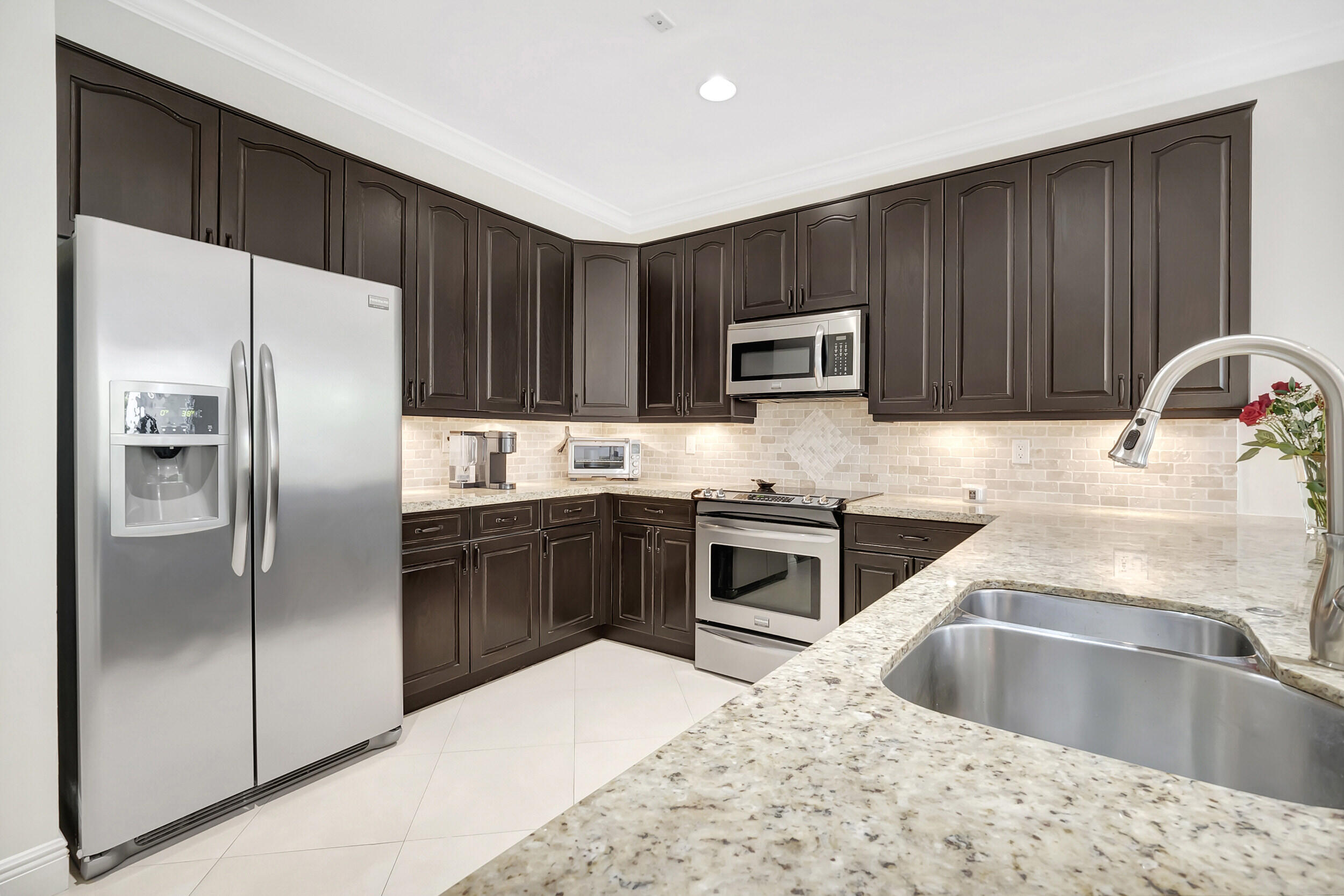 5600 Cambridge Boulevard Boca Raton, FL 33496 - Photo 10 of 27 15_dsc_1182