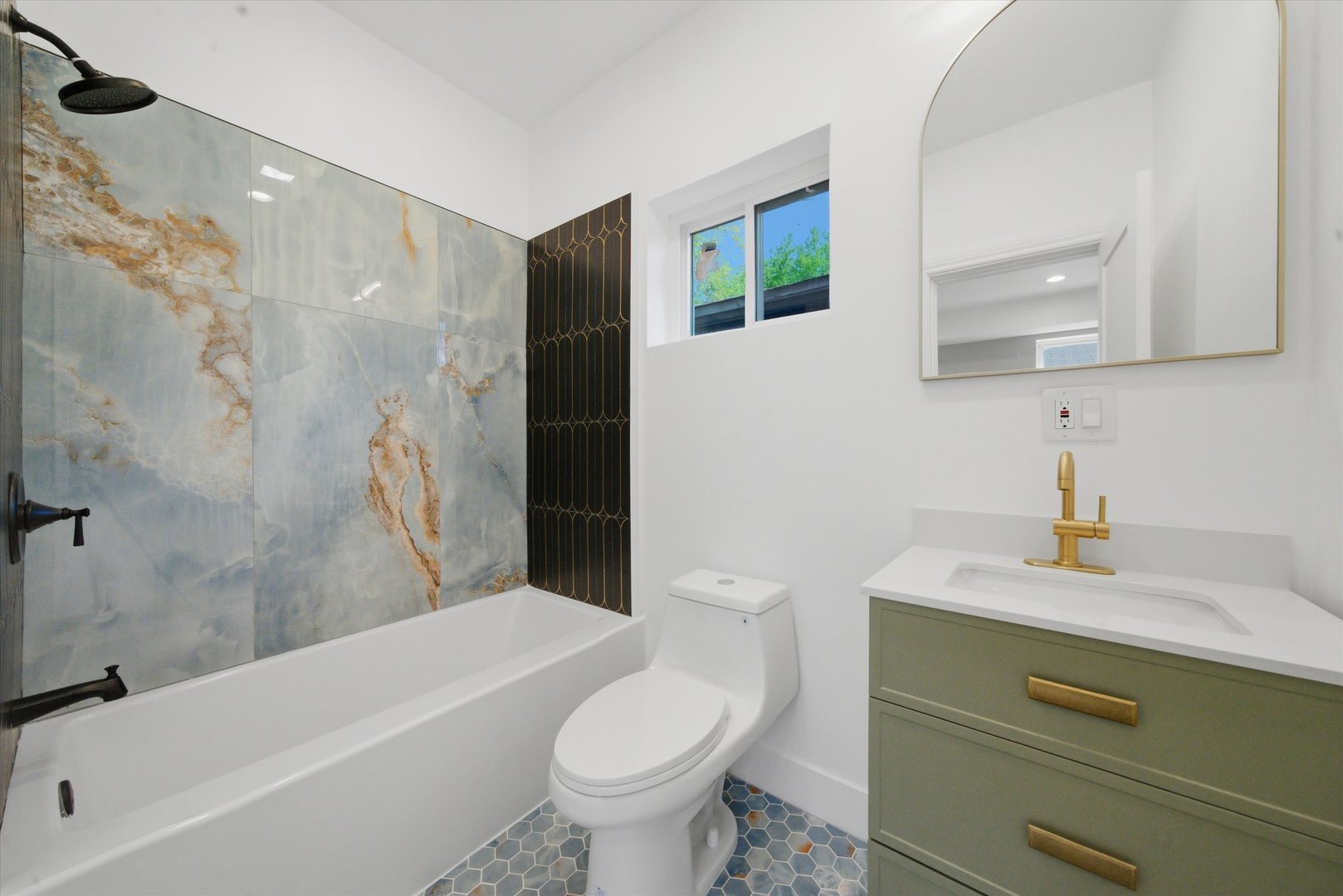 939 North Harding Avenue Chicago, IL 60651 - Photo 11 of 27