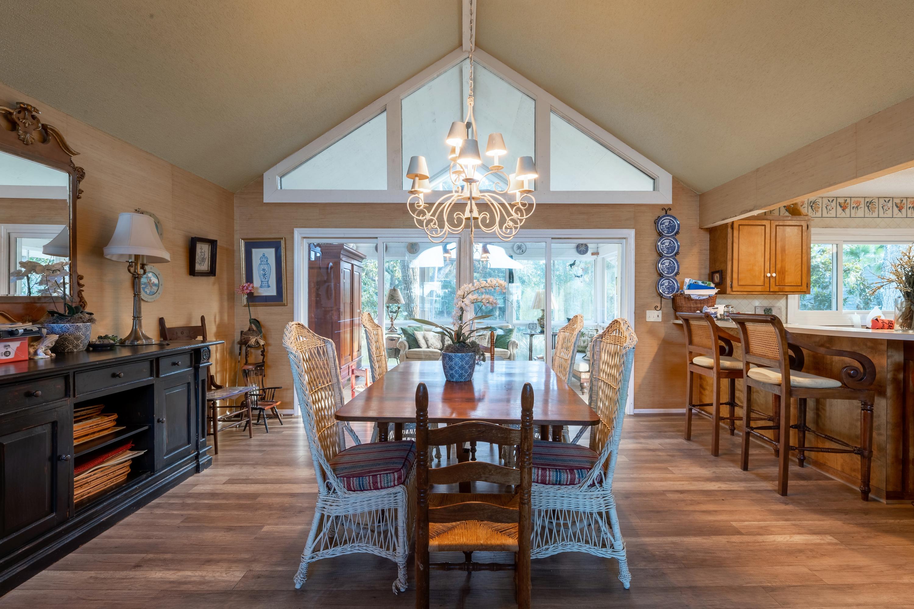 43 Rice Lane Edisto Island, SC 29438 - Photo 4 of 16 43 Rice Lane Dinning room