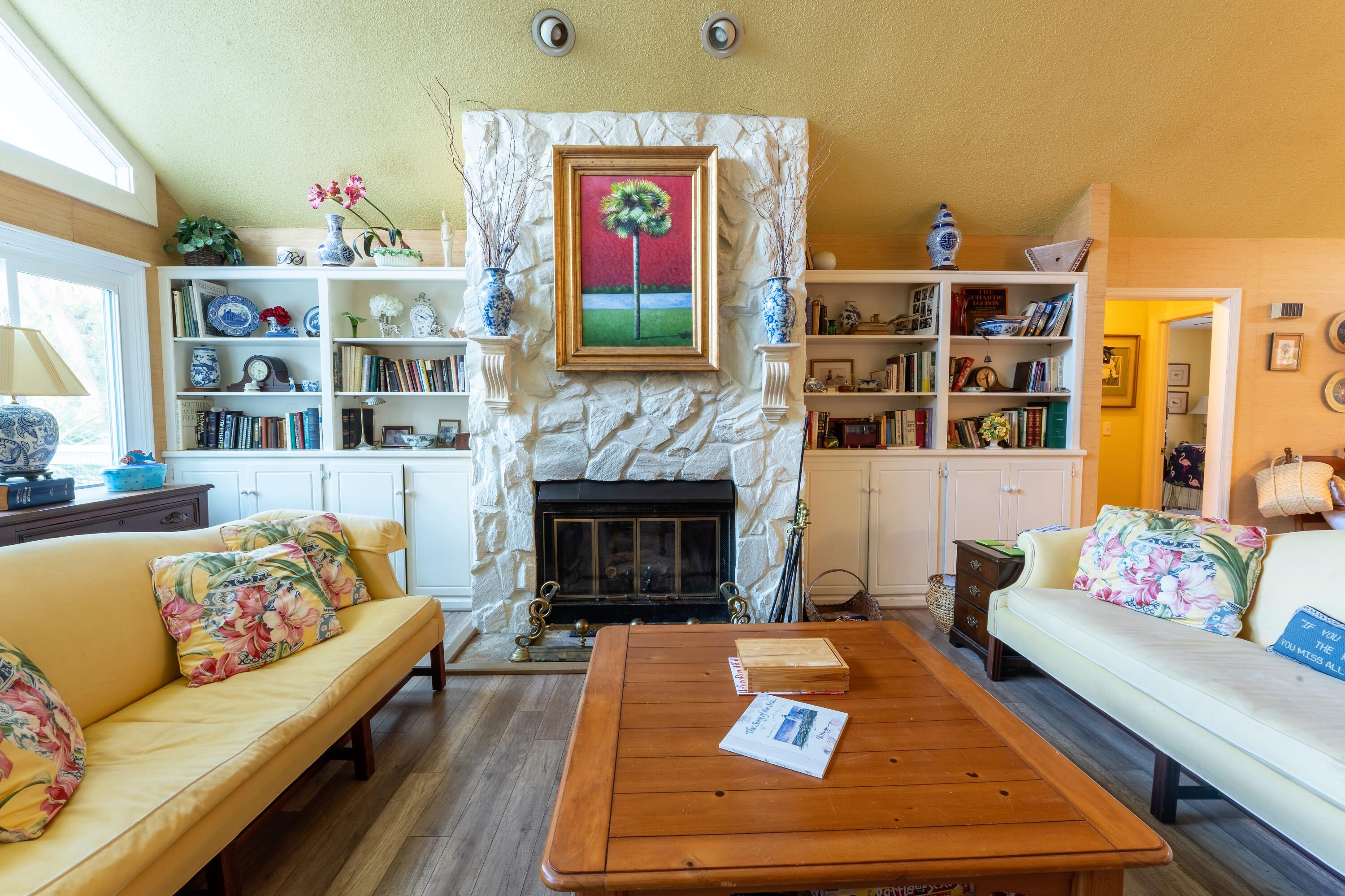 43 Rice Lane Edisto Island, SC 29438 - Photo 5 of 16 43 Rice Lane Living room