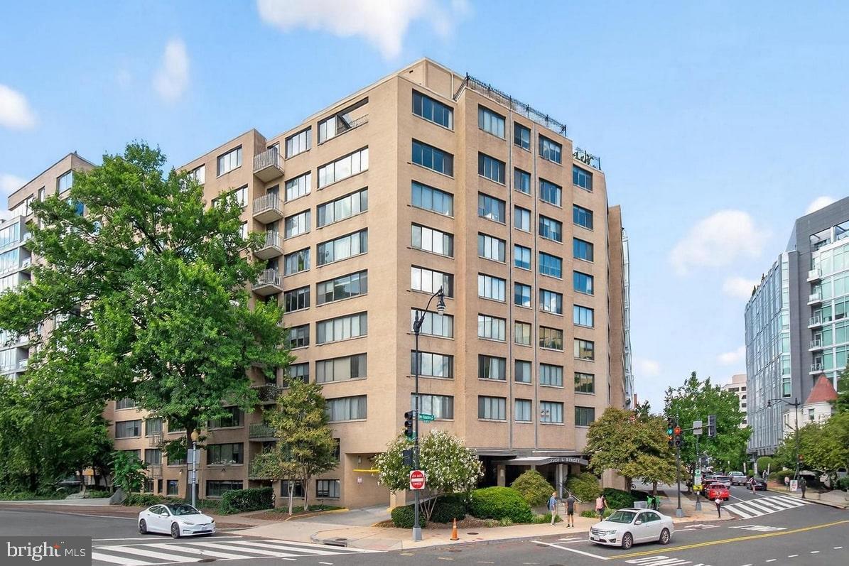 2201 L Street Northwest, Unit 316 Washington, DC 20037 - Photo 1 of 20 a front view of a building
