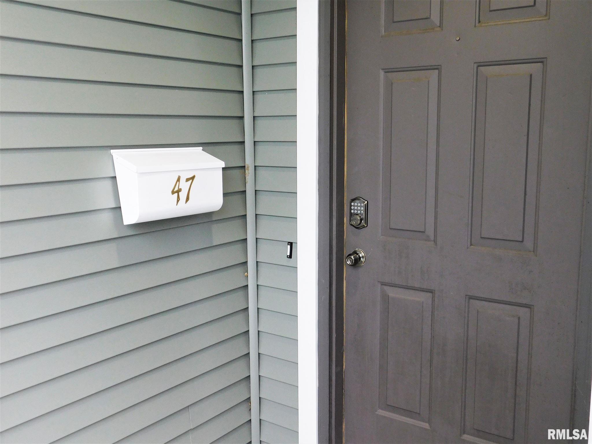 47 Brookside Place Springfield, IL 62704 - Photo 3 of 19 Gallery Image 3