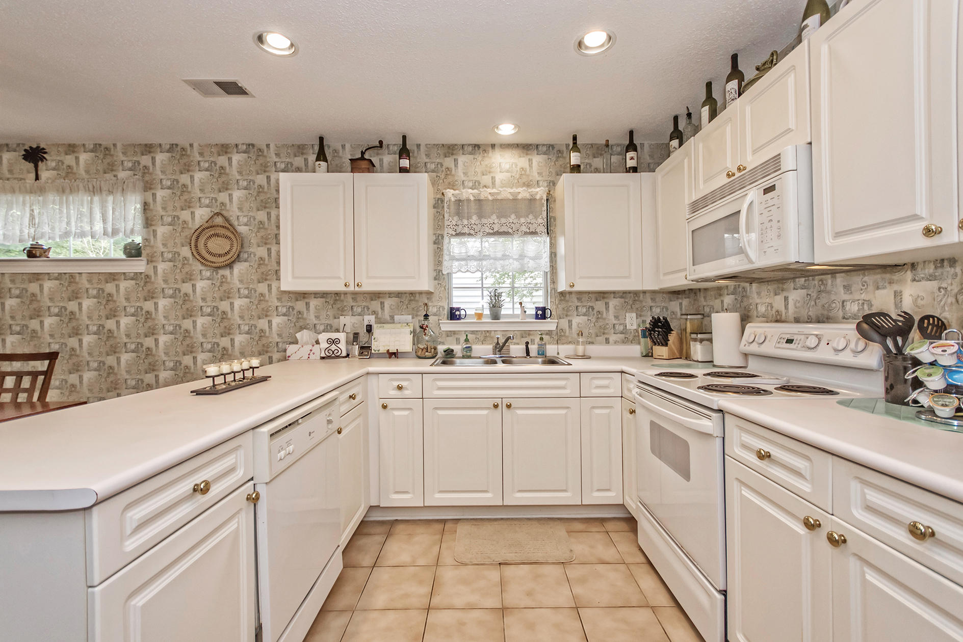 3120 Queensgate Way Mount Pleasant, SC 29466 - Photo 9 of 29 DSC_7119 - Copy