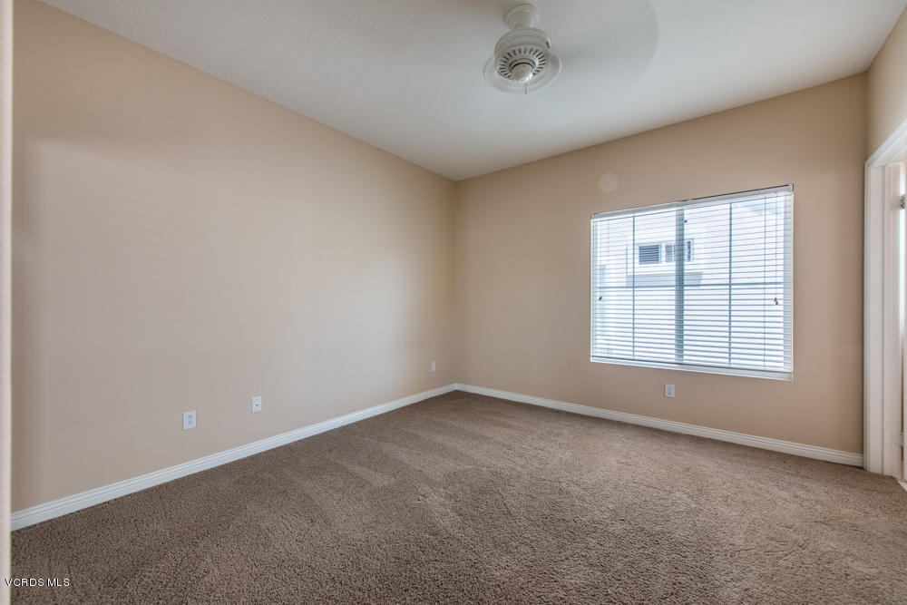 277 Knoll Ridge Road Simi Valley, CA 93065 - Photo 29 of 37 an empty room with a empty space and windows