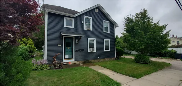 $1,950 | 12 Clark Street, Westerly, RI 02891