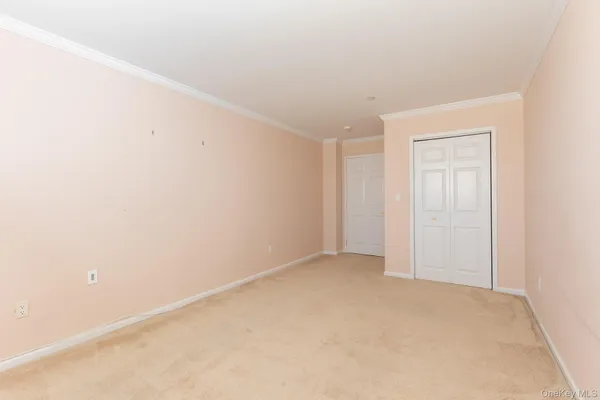$569,000 | 55 Clinton Avenue, Unit 403, Rockville Centre, NY 11570