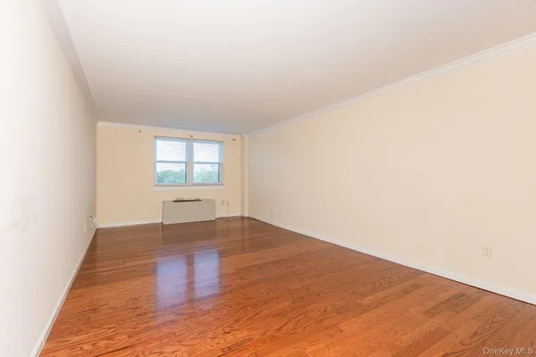 $569,000 | 55 Clinton Avenue, Unit 403, Rockville Centre, NY 11570