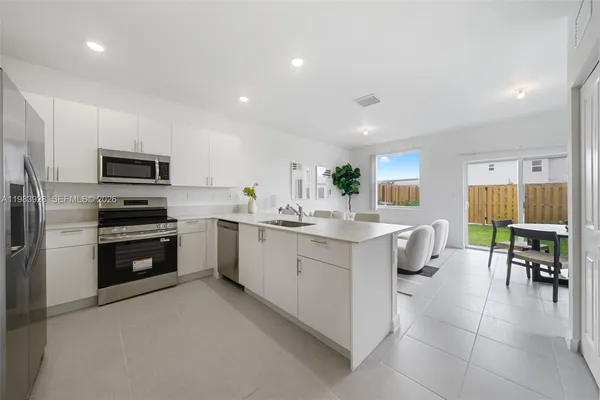 $2,995 | 33750 Southwest 194th Place, Florida City, FL 33034