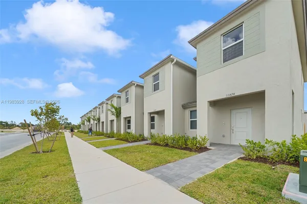 $2,995 | 33750 Southwest 194th Place, Florida City, FL 33034