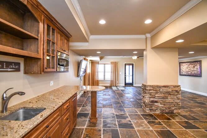 4814 Amal Lane Gainesville, GA 30506 - Photo 28 of 40 a lobby with a couch and a rug