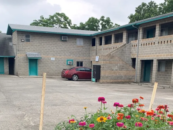 $850 | 122 Roundtree Lane, Unit 5, San Antonio, TX 78233