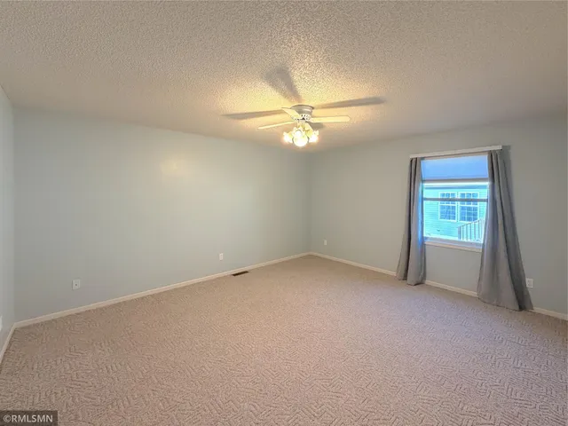 $349,900 | 210 Knollwood Street, Annandale, MN 55302