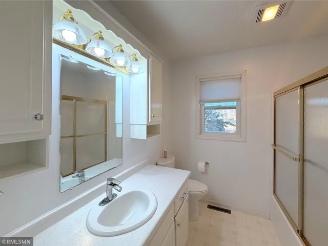 $349,900 | 210 Knollwood Street, Annandale, MN 55302