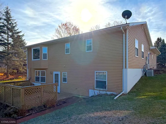 $349,900 | 210 Knollwood Street, Annandale, MN 55302