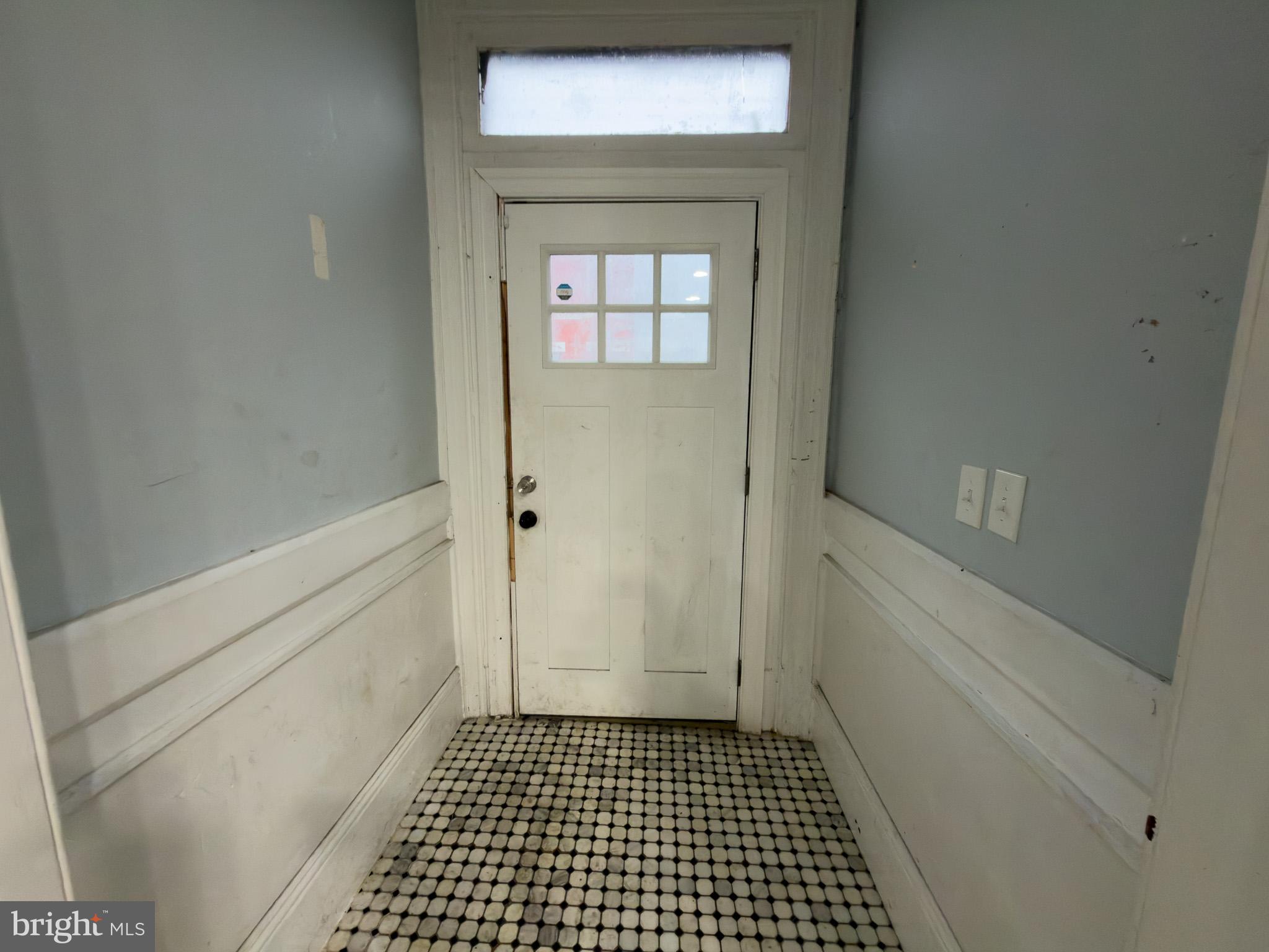 1848 North 27th Street Philadelphia, PA 19121 - Photo 2 of 29 a bathroom with a toilet