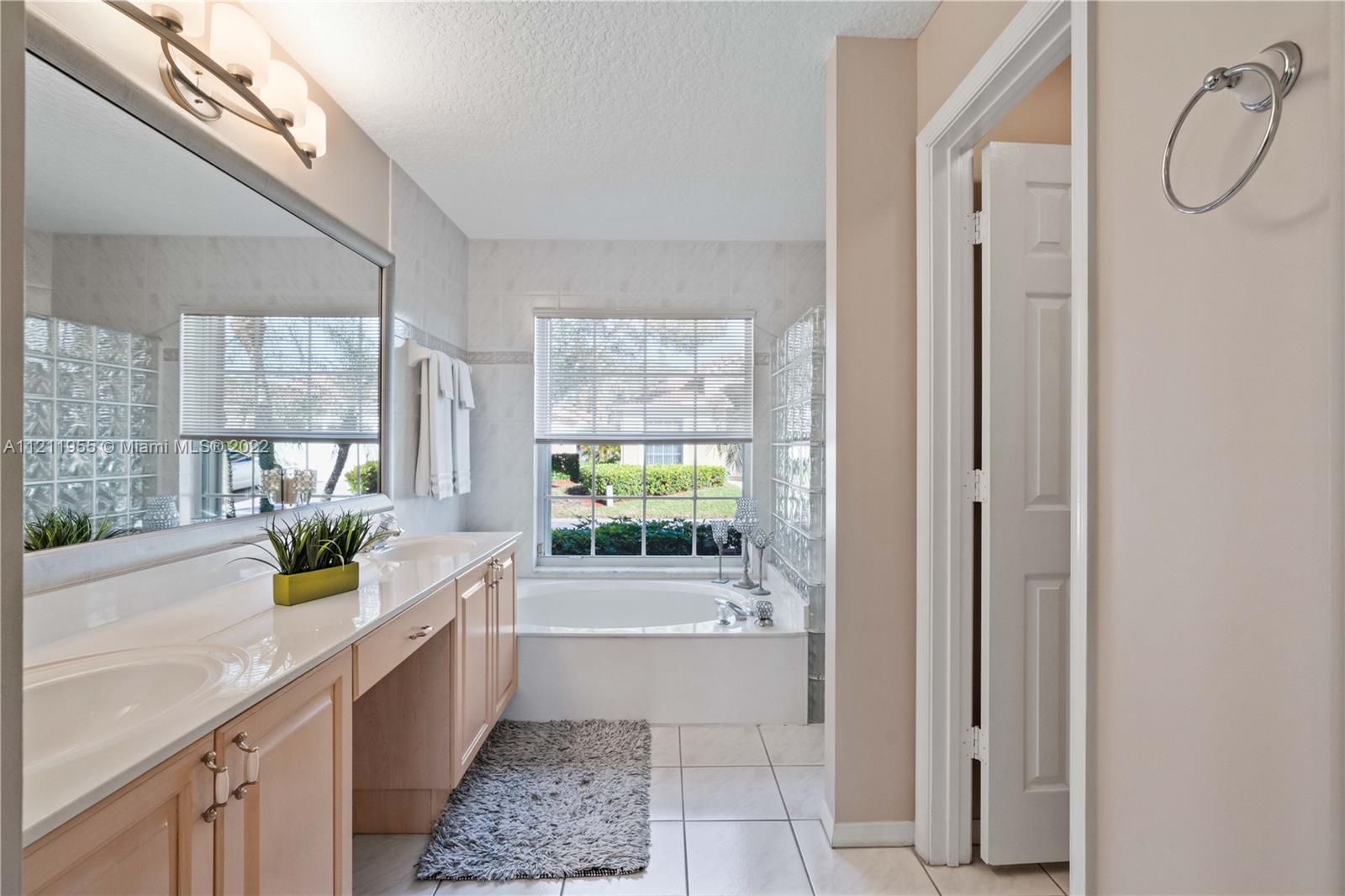 3071 Casa Rio Court Riviera Beach, FL 33418 - Photo 21 of 65 Gallery Image 21