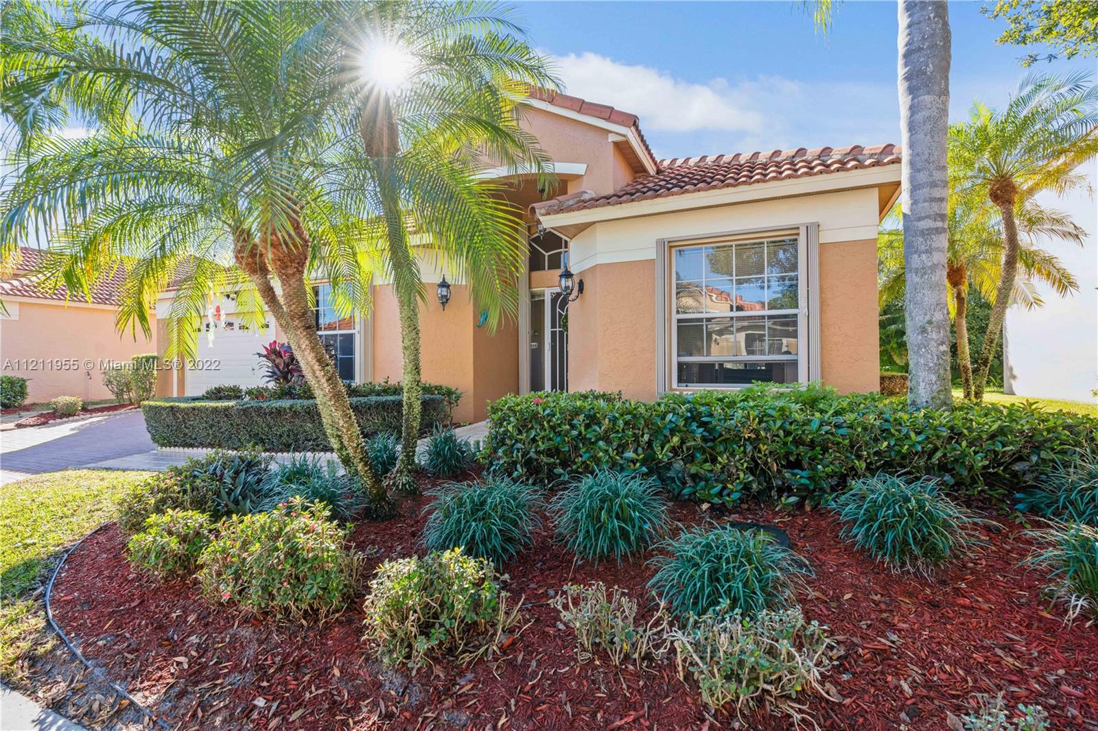 3071 Casa Rio Court Riviera Beach, FL 33418 - Photo 3 of 65 Gallery Image 3