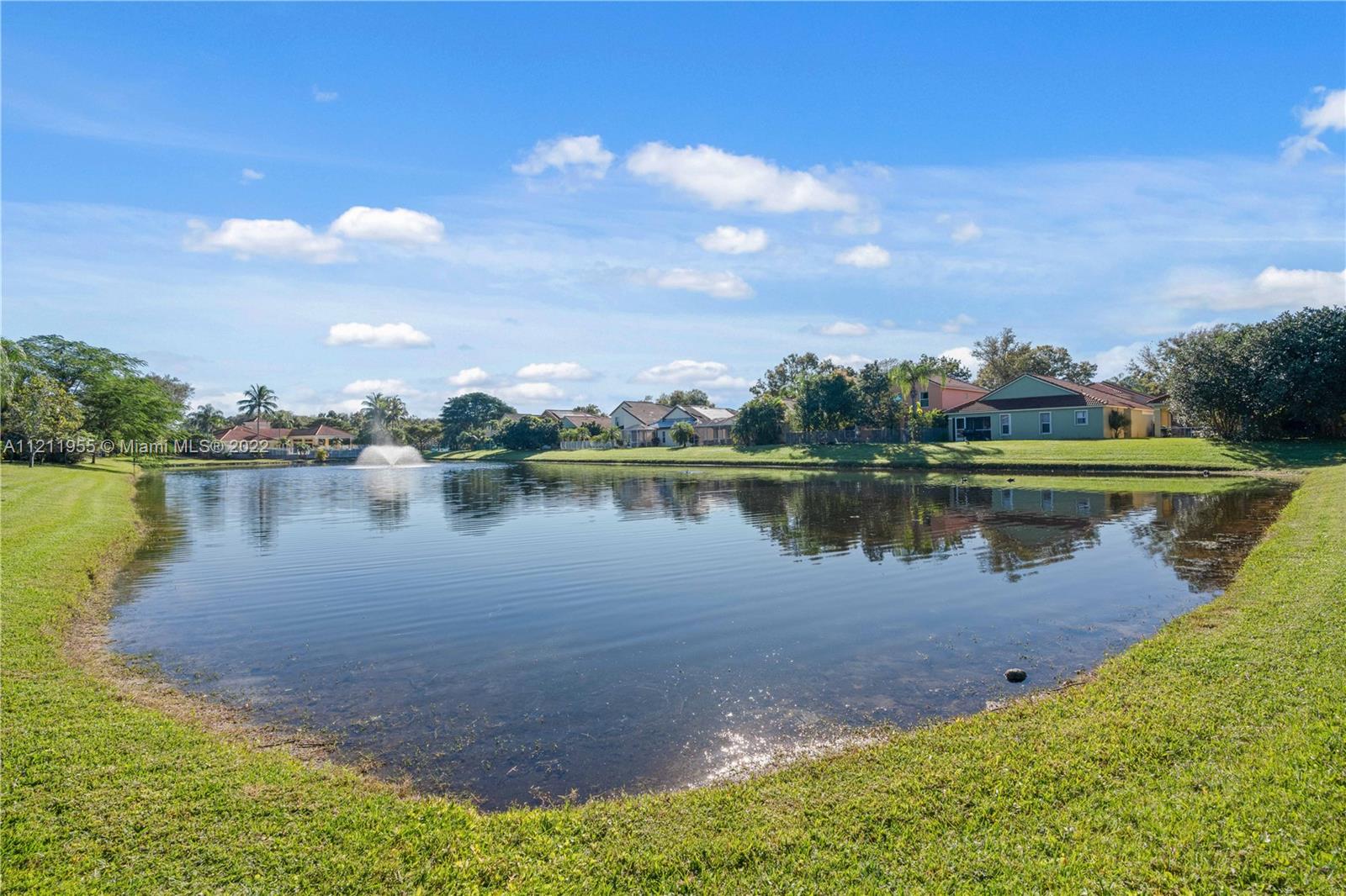 3071 Casa Rio Court Riviera Beach, FL 33418 - Photo 5 of 65 Gallery Image 5