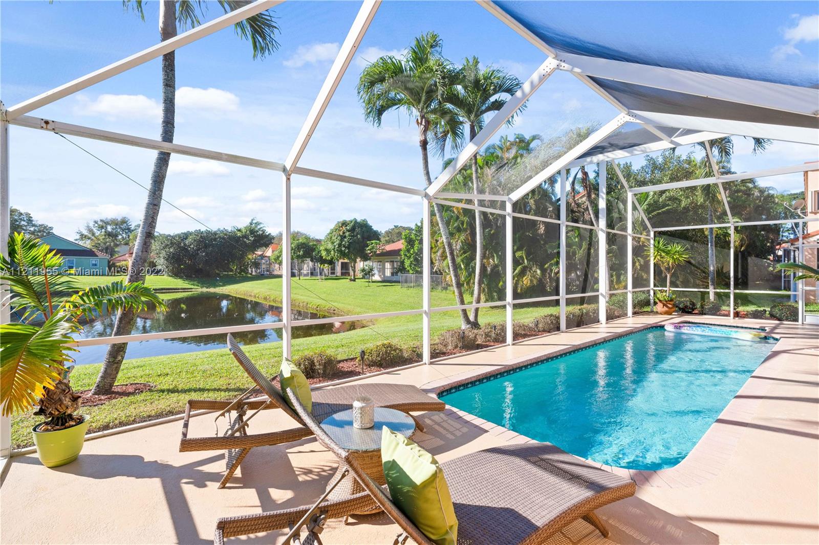 3071 Casa Rio Court Riviera Beach, FL 33418 - Photo 7 of 65 Gallery Image 7