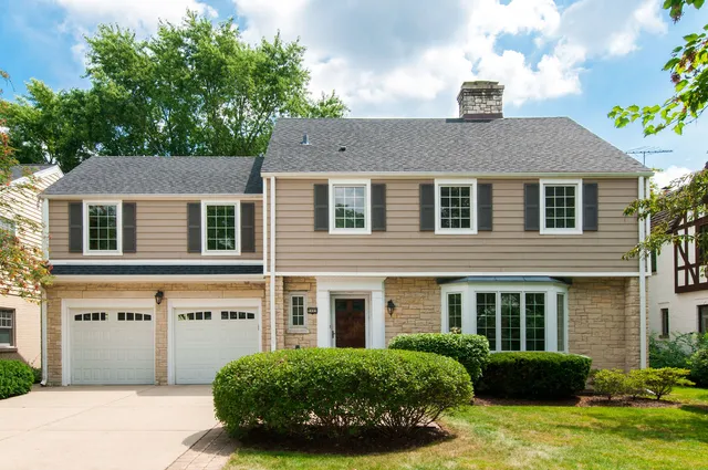 $5,950 | 9445 Avers Avenue, Evanston, IL 60203