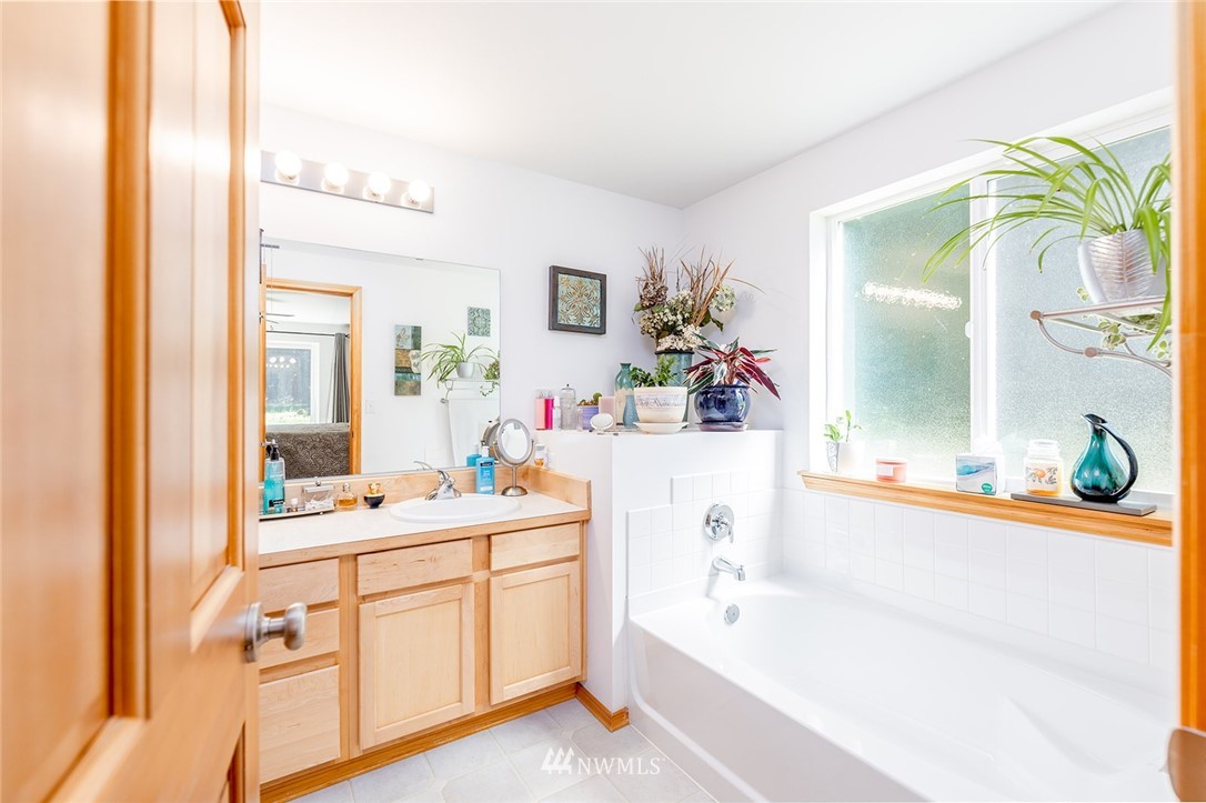 5904 Lemon Road Northeast Olympia, WA 98506 - Photo 27 of 34 Gallery Image 27