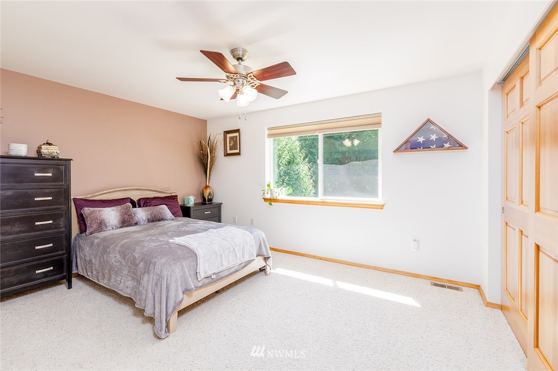 5904 Lemon Road Northeast Olympia, WA 98506 - Photo 29 of 34 Gallery Image 29