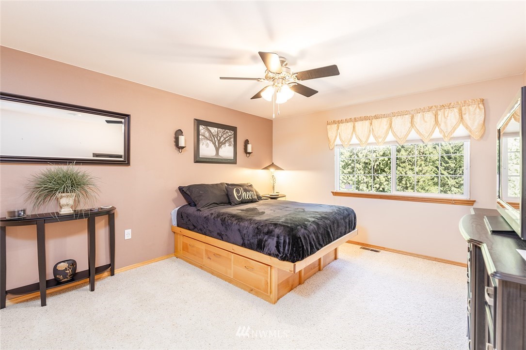 5904 Lemon Road Northeast Olympia, WA 98506 - Photo 33 of 34 Gallery Image 33