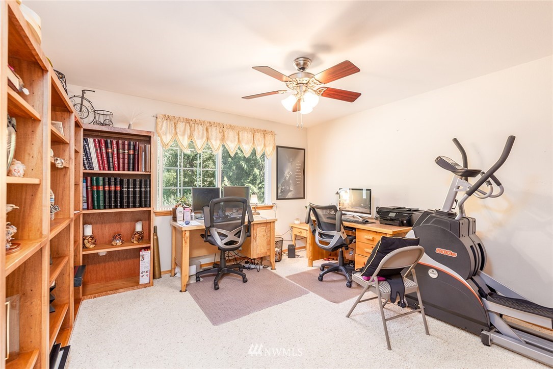 5904 Lemon Road Northeast Olympia, WA 98506 - Photo 34 of 34 Gallery Image 34
