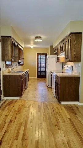 $285,000 | 13500 Pioneer Drive, Bonner Springs, KS 66012