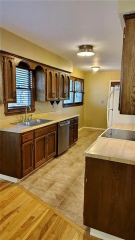 $285,000 | 13500 Pioneer Drive, Bonner Springs, KS 66012