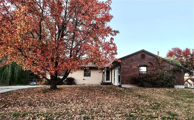 $285,000 | 13500 Pioneer Drive, Bonner Springs, KS 66012