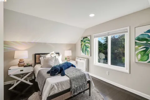 $828,000 | 735 Apgar Street, Oakland, CA 94609