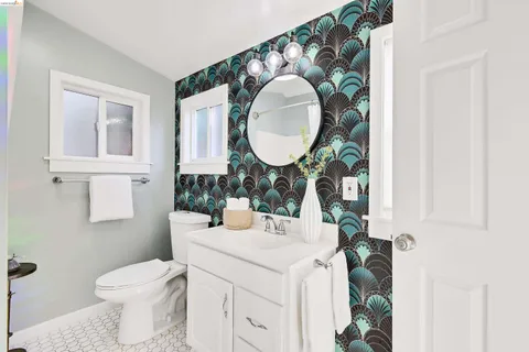 $828,000 | 735 Apgar Street, Oakland, CA 94609