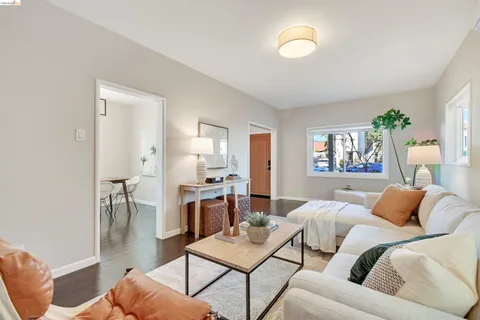 $828,000 | 735 Apgar Street, Oakland, CA 94609