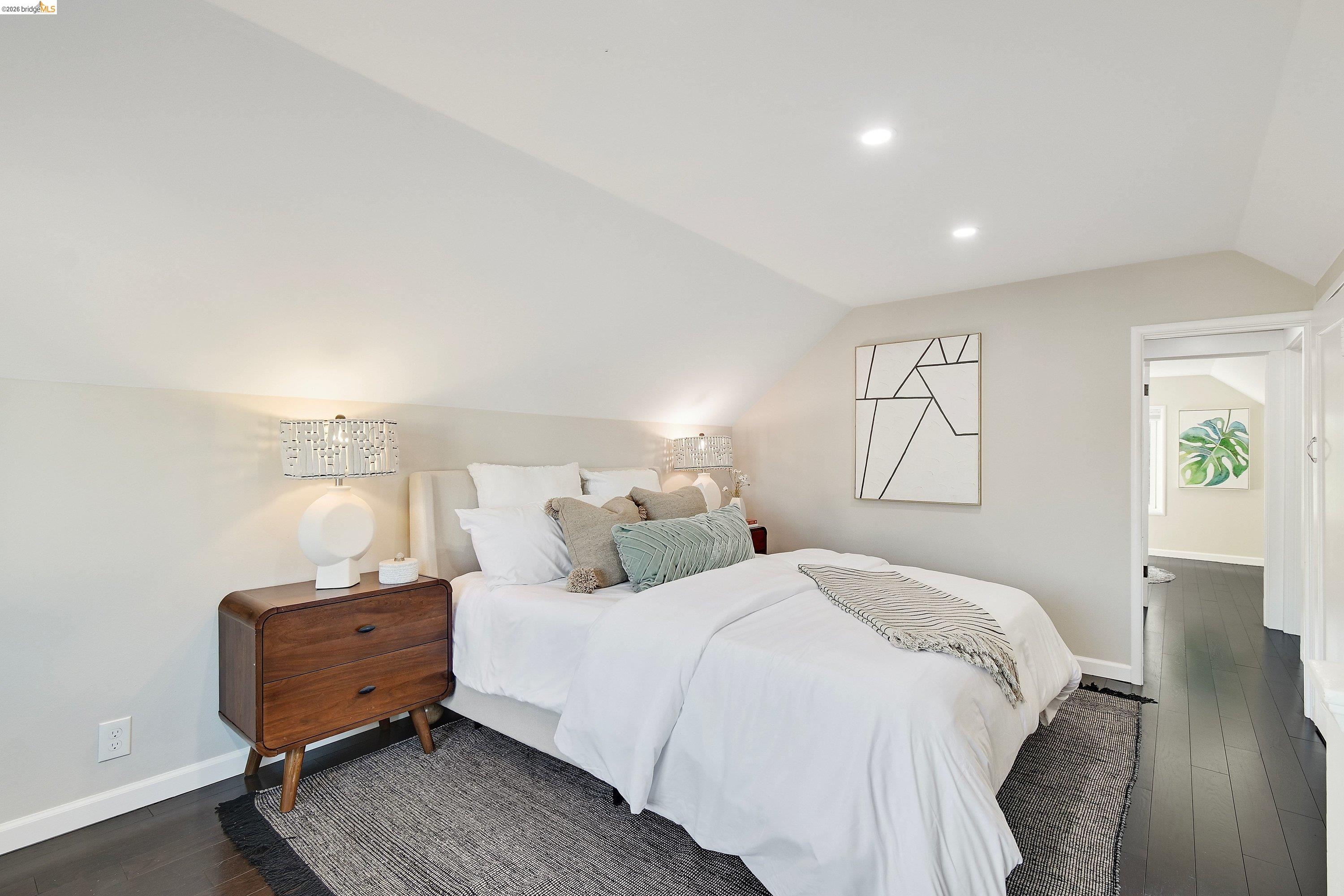 735 Apgar Street Oakland, CA 94609 - Photo 27 of 33